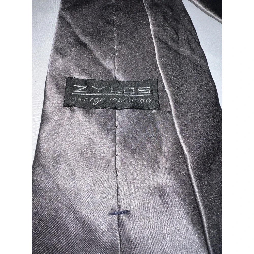ZYLOS Tie Solid Gray 100% Silk Pre Owned No Stains